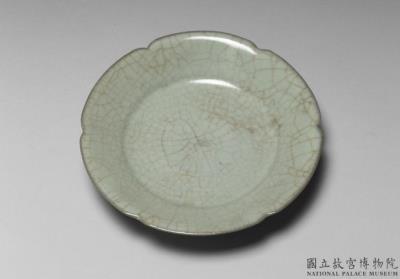 图片[2]-Dish with lobed rim in celadon glaze, Southern Song to Yuan dynasty-China Archive